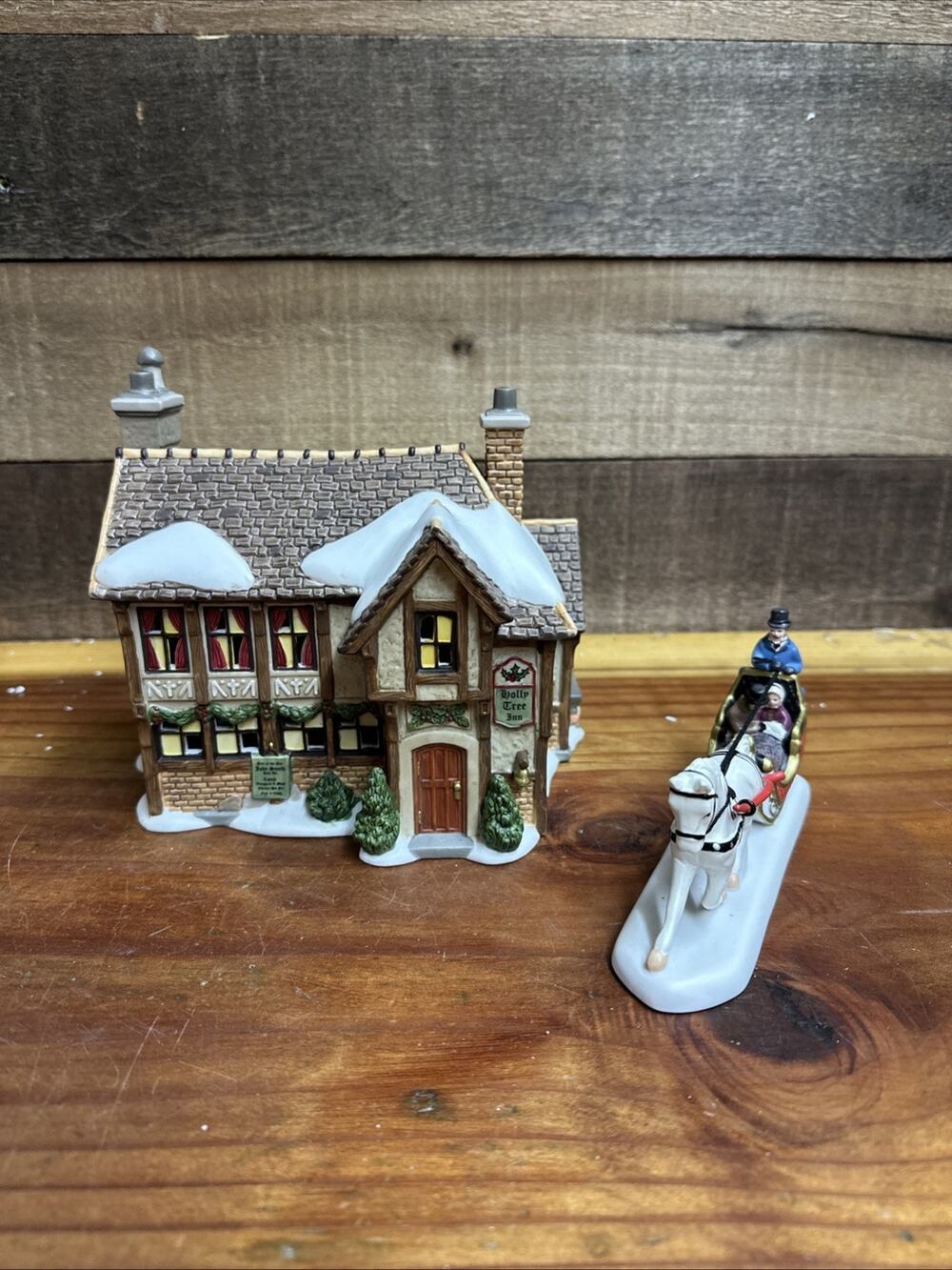 Dept 56 Holly-Tree Inn Dickens Village # 4016900 In Box